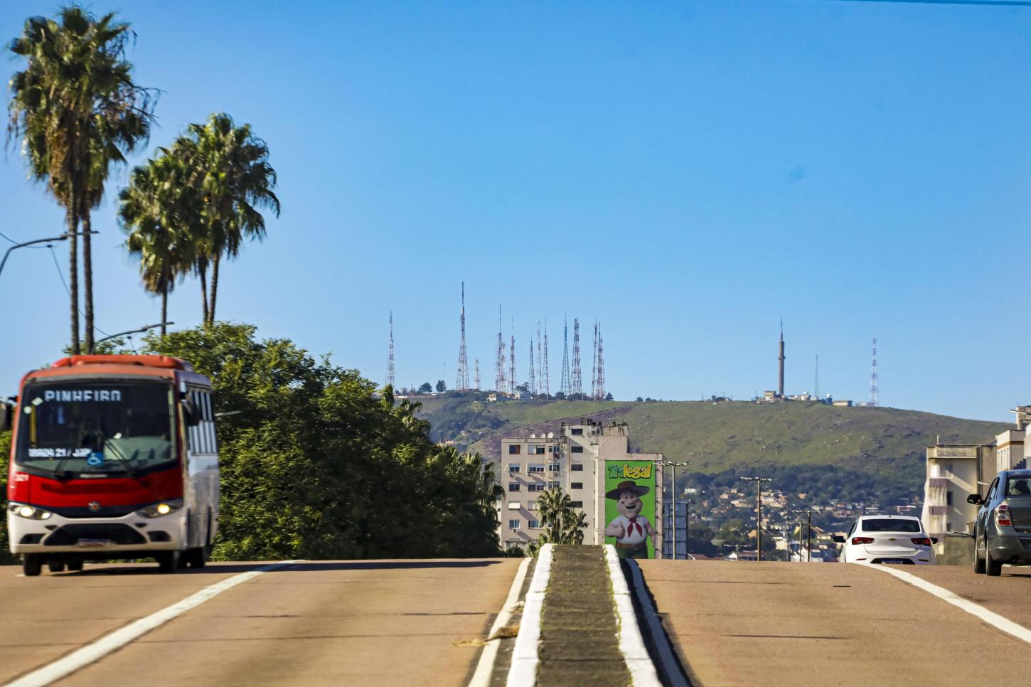 Tempo firme marca quinta-feira no RS antes da chegada de frente fria no feriado