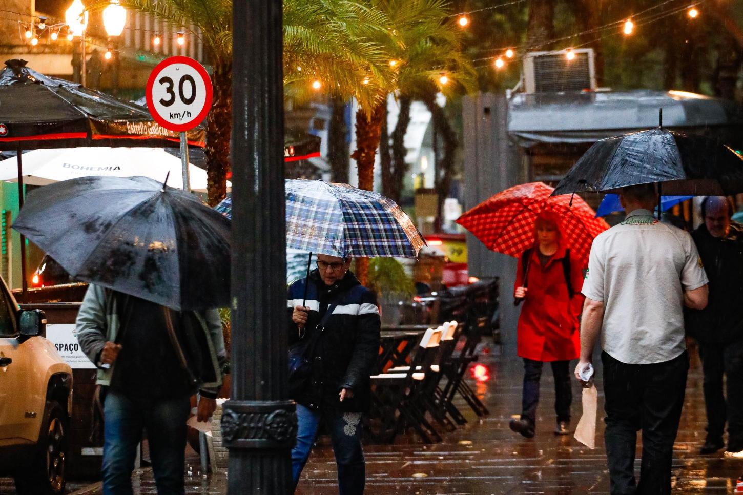 Terça-feira terá chuva forte e ventos intensos no RS com atuação de ciclone