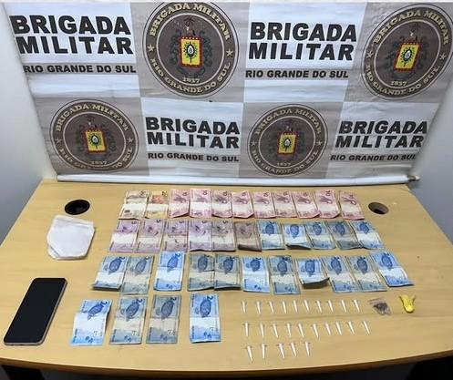 Brigada Militar prende dois homens por tráfico e apreende 26 porções de cocaína em Eldorado do Sul