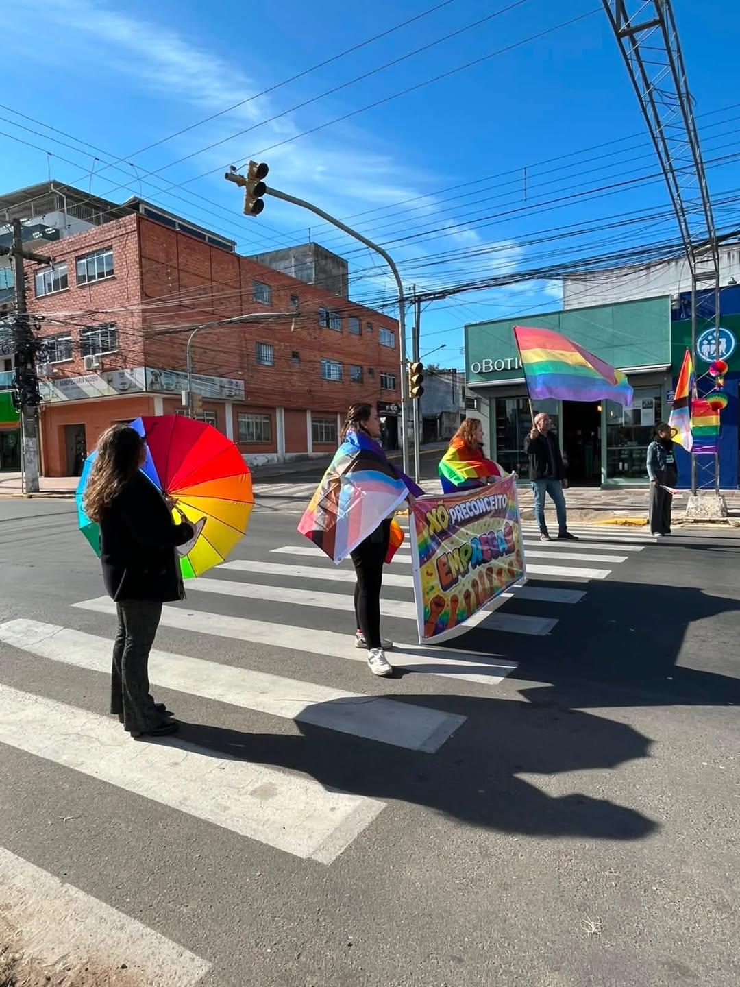 Guaíba realiza ação pública de conscientização sobre direitos da população LGBTQIA+