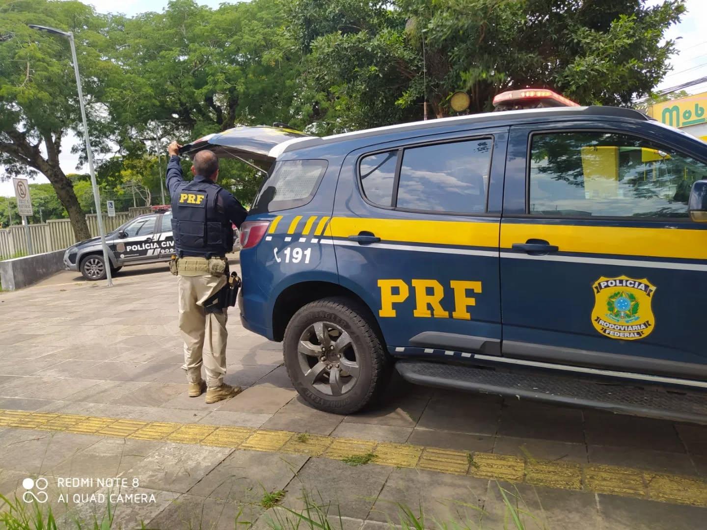 Homem com antecedentes por tráfico e furto é preso pela PRF em Eldorado do Sul