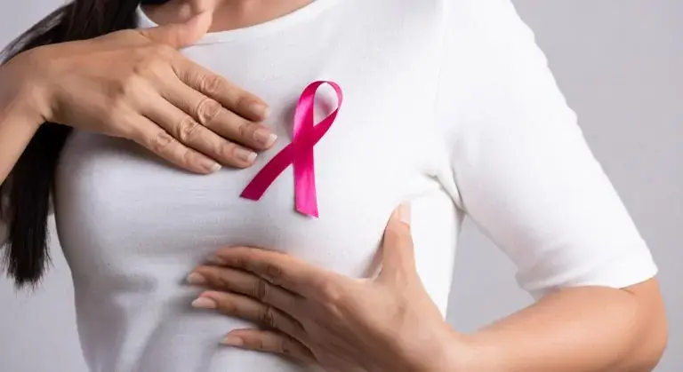 Exame genético para câncer de mama que custa até R$ 3 mil passa a ser gratuito no SUS