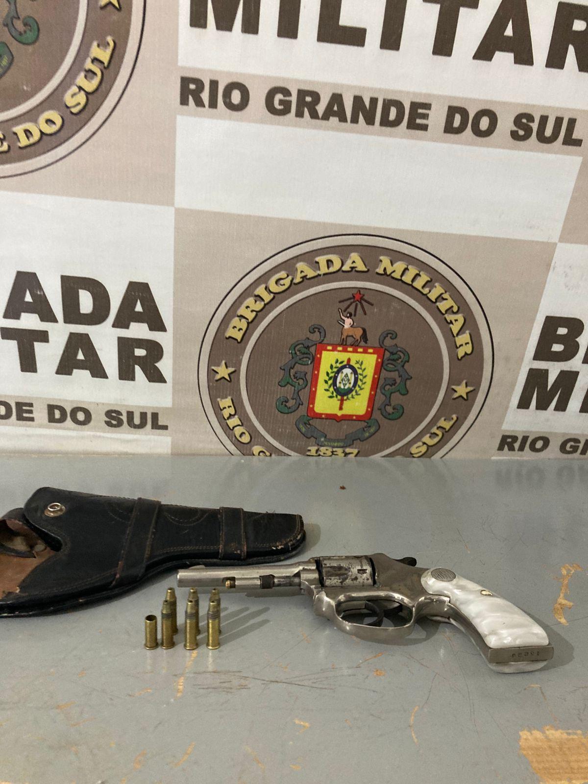 Brigada Militar realiza prisões por tentativa de roubo, disparos de arma e recupera veículo furtado na região