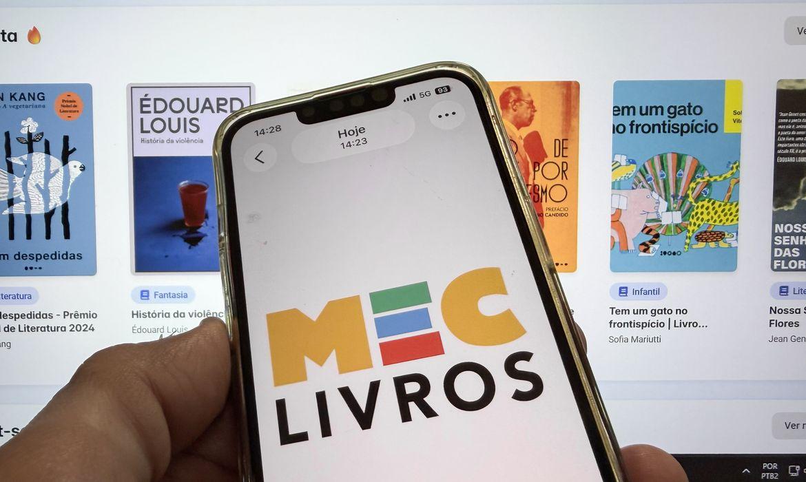 MEC Livros registra 468 mil empréstimos digitais desde abril; média supera 3,4 mil acessos por dia