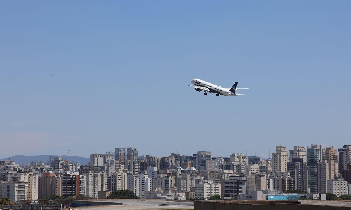 Movimento nos aeroportos brasileiros atinge maior nível da série histórica em 2026