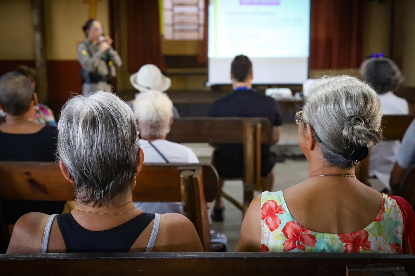 Novo medicamento não hormonal para menopausa recebe aprovação da Anvisa