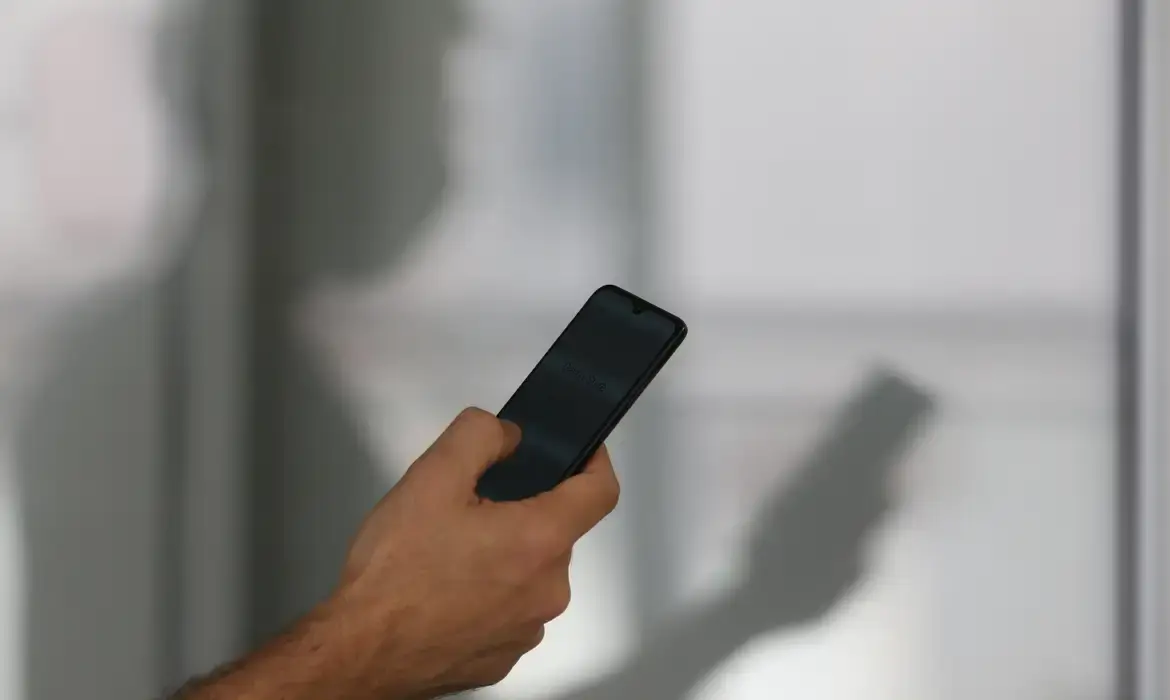 SUS vai ampliar teleatendimento para dependência em apostas com investimento de R$ 70 milhões