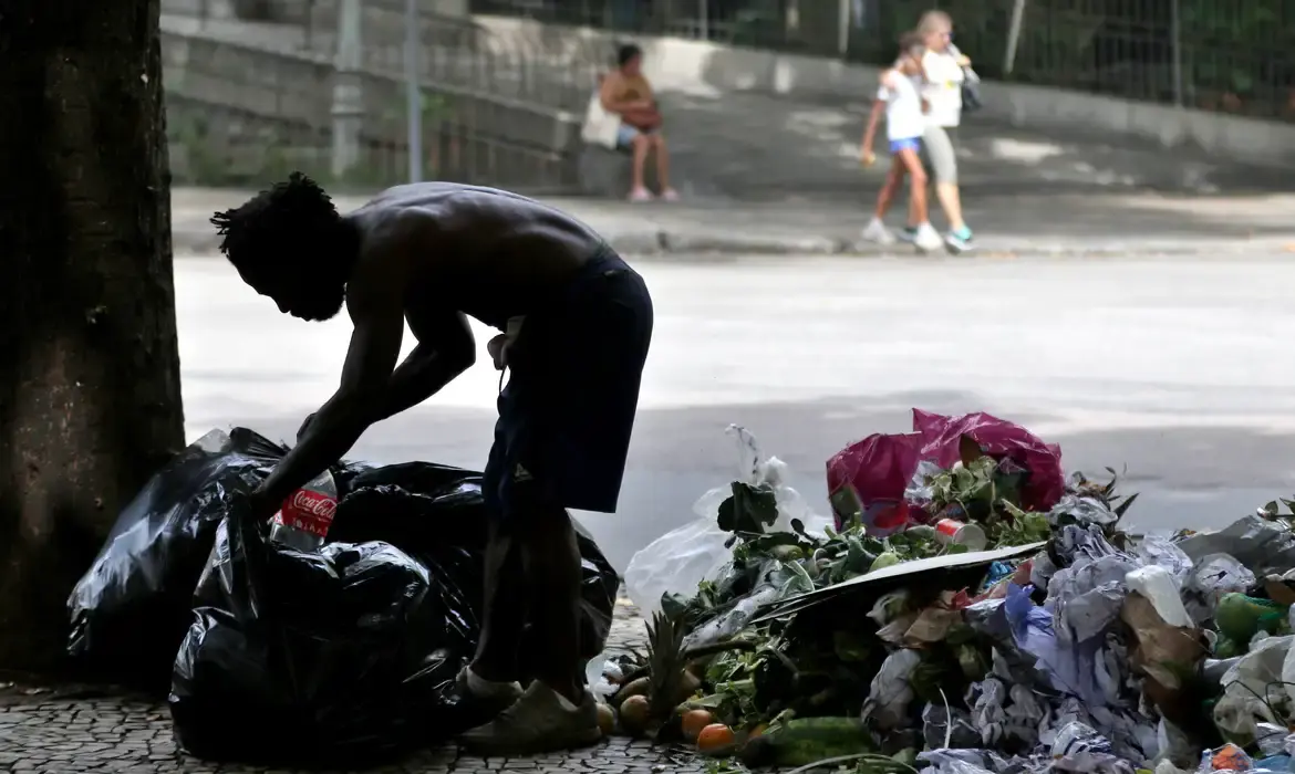 Violência contra população em situação de rua soma 150 mil registros no Brasil em uma década