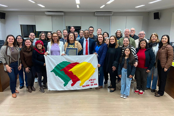 Câmara de Guaíba realiza sessão solene em homenagem aos 75 anos da E.M.E.F. Rio Grande do Sul