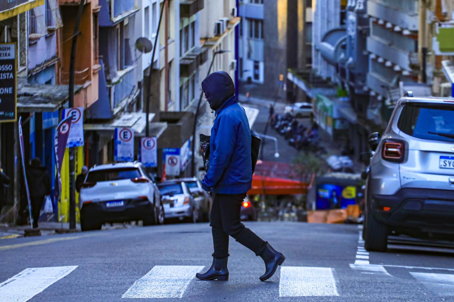 Frente fria e massa de ar polar provocam queda de temperatura e possibilidade de geada no RS nesta semana