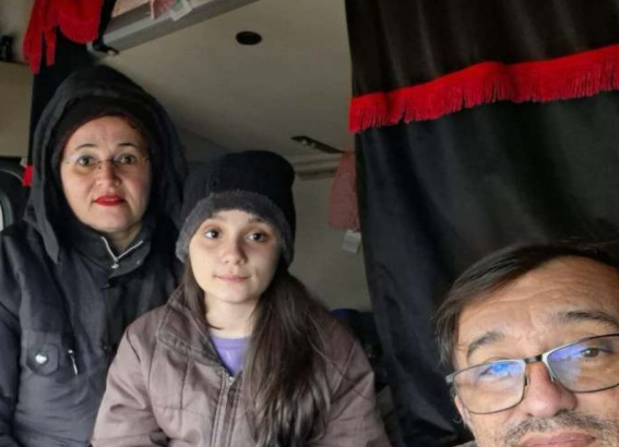 Família brasileira está há 10 dias presa em fila de caminhões na fronteira entre Argentina e Chile