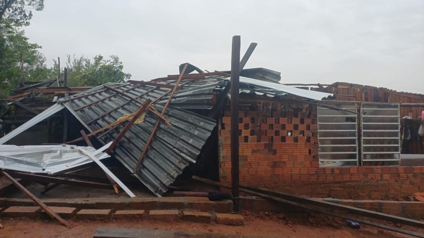 Temporal destrói casas, derruba postes e deixa 484 desalojados em Eldorado do Sul