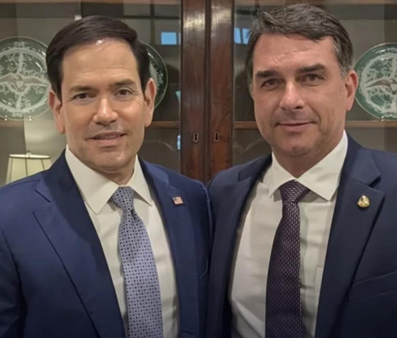 Advogado mexicano afirma que Marco Rubio teria planejado saída de Flávio Bolsonaro do Brasil