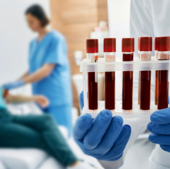 Exame de sangue que busca detectar sinais de mais de 50 tipos de câncer chega ao Brasil por R$ 6.990