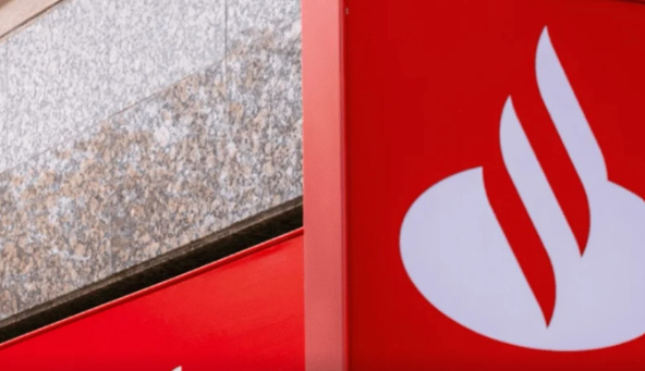 Funcionária do Santander é presa suspeita de desviar R$ 2 milhões de contas de clientes idosos