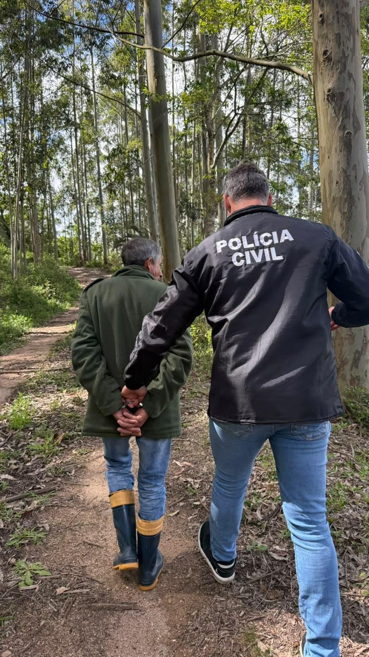 Homem é pr3s0 após ameaçar ex-companheira de m0rt3 e atacar cadela com facão em Sertão Santana