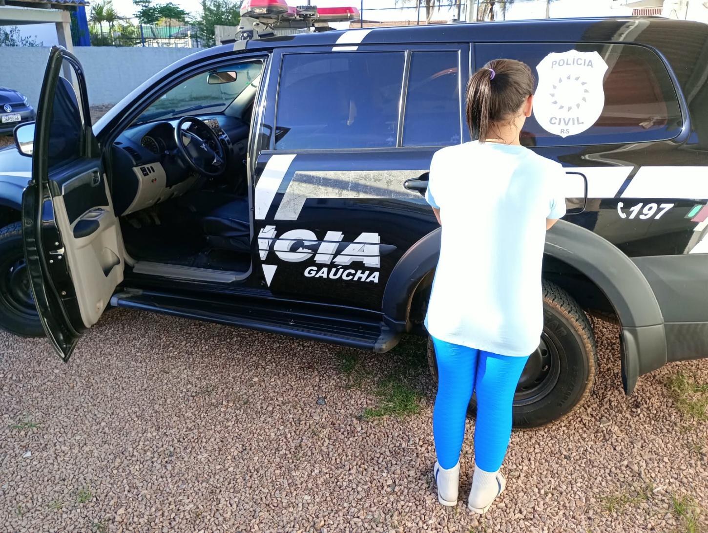 Polícia Civil prende mulher de 33 anos que estava foragida da Justiça em Eldorado do Sul