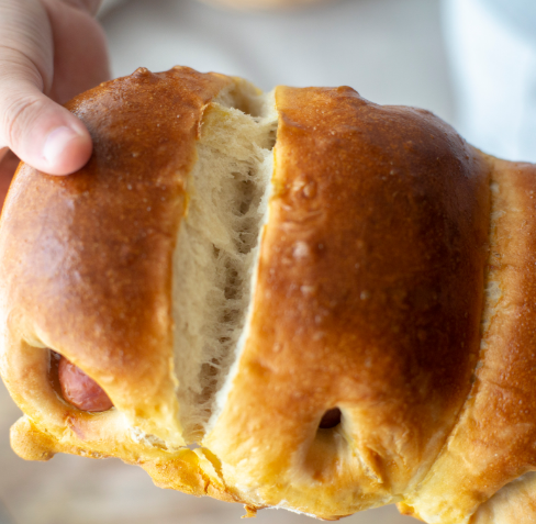 Tradicional pão com linguiça é reconhecido como patrimônio cultural de Gramado