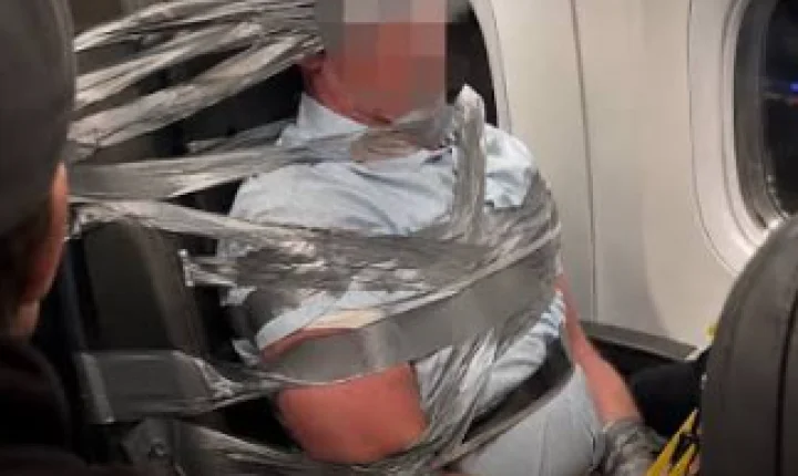 Após fala racista e 4gr3ssõ3s, homem é amarrado por passageiros durante voo