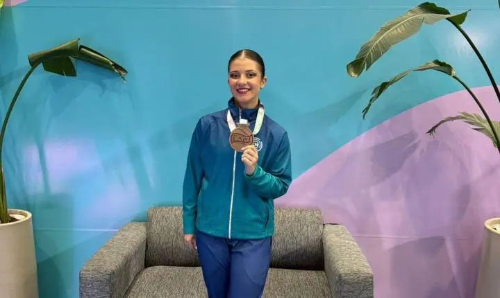 Atleta de Guaíba conquista bronze em semifinal da Copa do Mundo de Patinação Artística em Buenos Aires