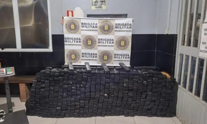 Brigada Militar localiza 420 quilos de maconha em imóvel de São Leopoldo após disparo de arma de fogo