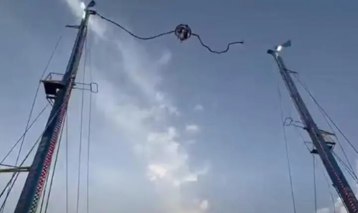 Cabo de segurança se rompe em brinquedo na Espanha e deixa quatro crianças feridas