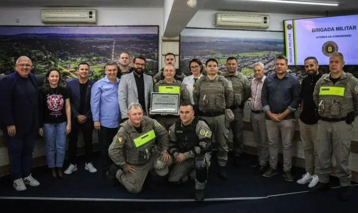Câmara de Eldorado do Sul presta homenagem à Brigada Militar durante sessão legislativa