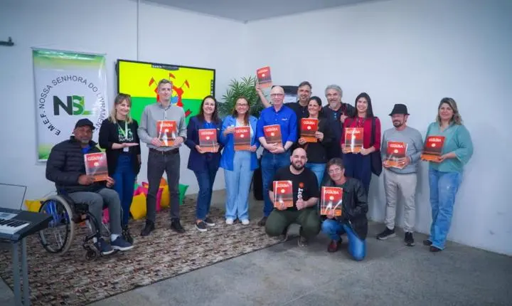 CMPC lança álbum de figurinhas sobre os 100 anos de Guaíba e distribuirá 30 mil exemplares nas escolas