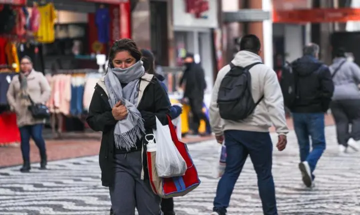 Com mais um dia de sol, frio intenso persiste no RS com temperaturas negativas