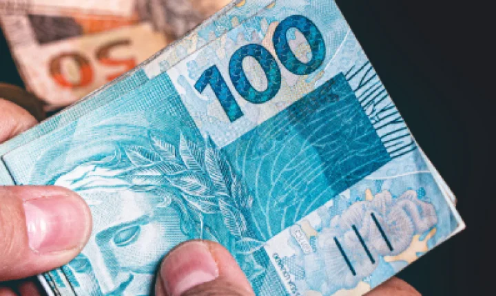Com salário de R$ 11,2 mil, vereadores aprovam auxílio de R$ 1,7 mil