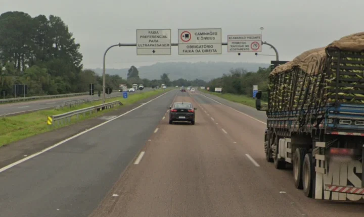 Concessionária encerra uso do acostamento da freeway como faixa extra em congestionamentos