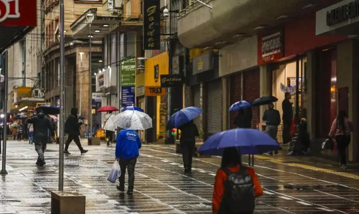 Defesa Civil alerta para nova sequência de tempestades no RS a partir de domingo