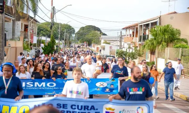 Eldorado do Sul realiza 5ª Caminhada pela Conscientização do Autismo e reúne participantes no centro da cidade