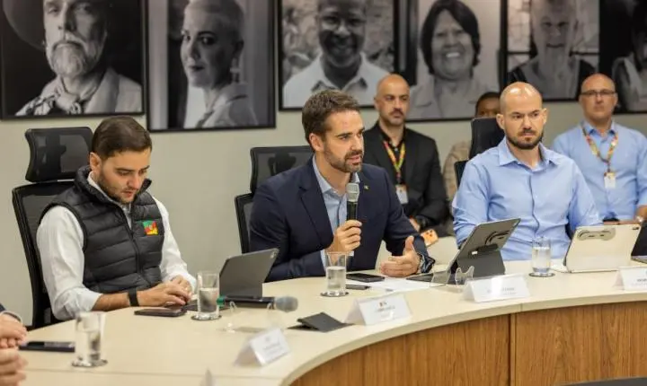 Em coletiva de imprensa, Governo do RS apresenta R$ 14 bilhões em ações de reconstrução após enchentes de 2024