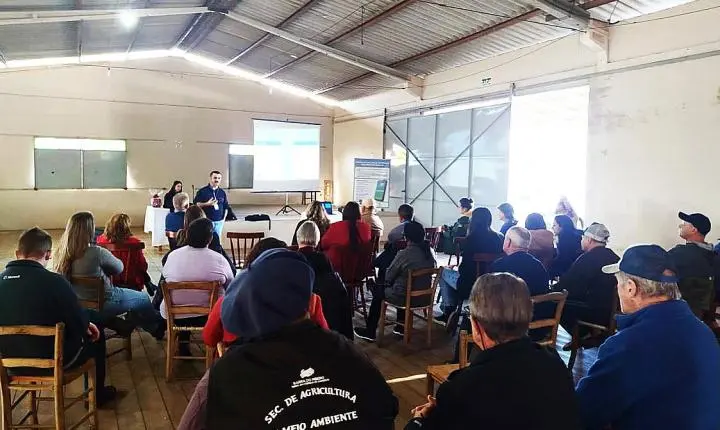 Emater reúne trabalhadores rurais de Barra do Ribeiro para esclarecer uso da Nota Fiscal Fácil