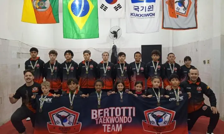 Equipe Bertotti Taekwondo conquista 15 medalhas e garante 13 vagas para o Campeonato Brasileiro