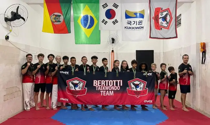 Equipe de Guaíba conquista 15 medalhas na 1ª etapa da Copa Gaúcha de Taekwondo