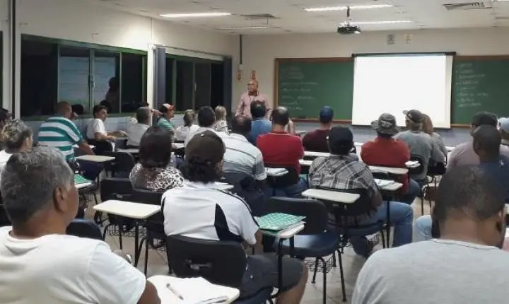 Estão abertas as inscrições gratuitas para curso de reciclagem de condutores da Escola do DetranRS
