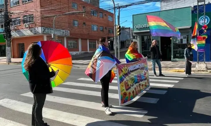 Guaíba realiza ação pública de conscientização sobre direitos da população LGBTQIA+