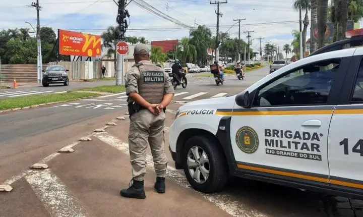 Homem morre ao ficar preso em janela durante invasão para furtar igreja no Litoral Norte