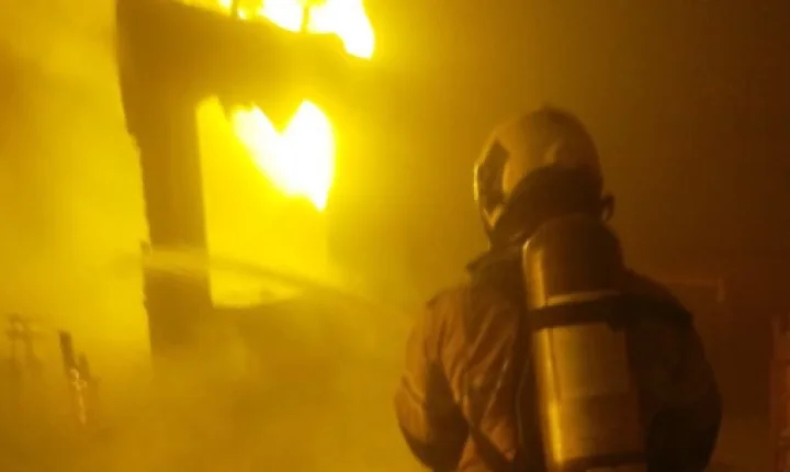 Incêndio atinge área gastronômica da ExpoBento/Fenavinho durante a madrugada em Bento Gonçalves