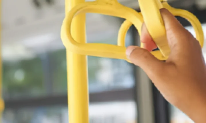 Justiça Eleitoral manda pr3nd3r secretário por falta de ônibus durante votação em Salvador, mas revoga ordem