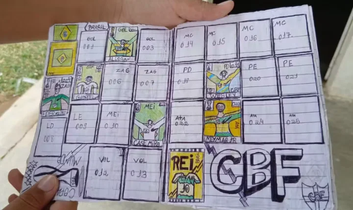 Menino de 11 anos desenha o próprio álbum da Copa e emociona a internet no Sertão da Paraíba