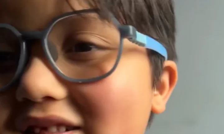 Menino viraliza ao cantar versão divertida de música da Copa e conquista as redes sociais
