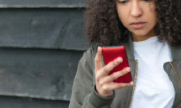 Meta limitará Instagram e Facebook a duas horas por dia para adolescentes nos EUA