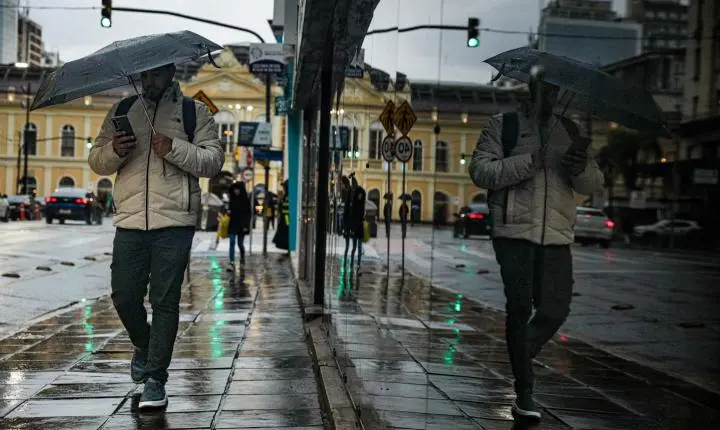 Nova frente fria provoca temporais e coloca todo o Rio Grande do Sul sob alerta neste sábado