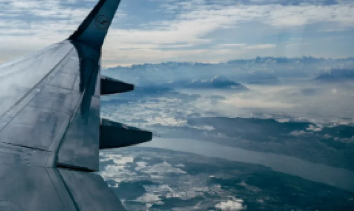 Passagens aéreas ficam 14,5% mais caras e atingem maior valor desde 2024 no Brasil