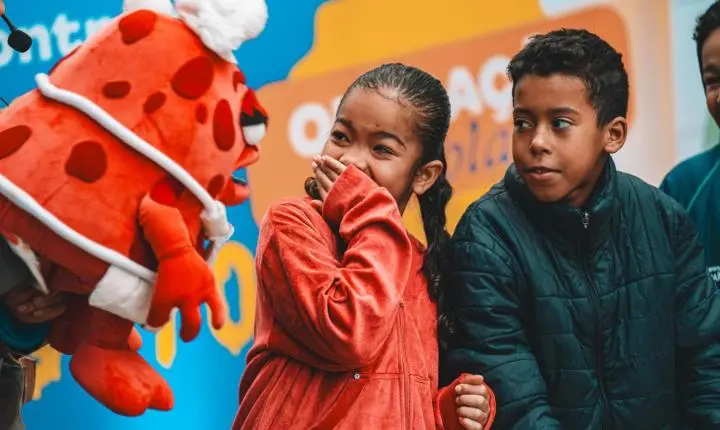 Patrulha da Corsan leva orientação sobre uso da rede de esgoto a alunos de escola municipal de Guaíba
