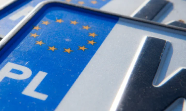 Placas de veículos podem voltar a ter identificação de cidade e estado no Brasil