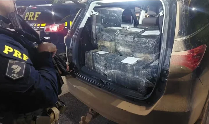 PRF apreende mais de 350 quilos de maconha e recupera veículo furtado na BR-116